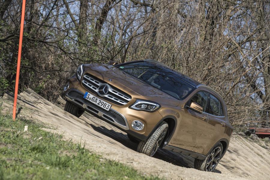  Mercedes-Benz GLA220 4Matic 2017 года  (WW) (фото 9 из 28)